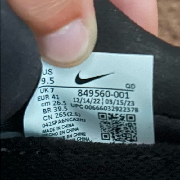 Nike Air Max Women’s Black and White Sneakers - Picture 3 of 3